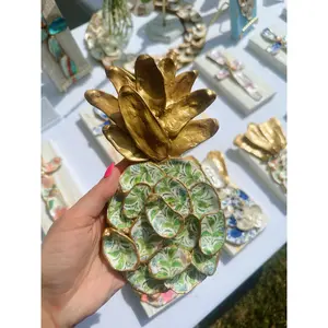 Cutout Blue & Green Pineapple