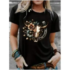 Women'S Casual Crew Neck T-Shirt with Country Cow Skull Print, Floral Design, and Western Horseshoe Detail - Short Sleeve, Regular Fit, Spring/Summer Top, Western T Shirts Womenswear Tshirt Streetwear Crewneck Black Fitted