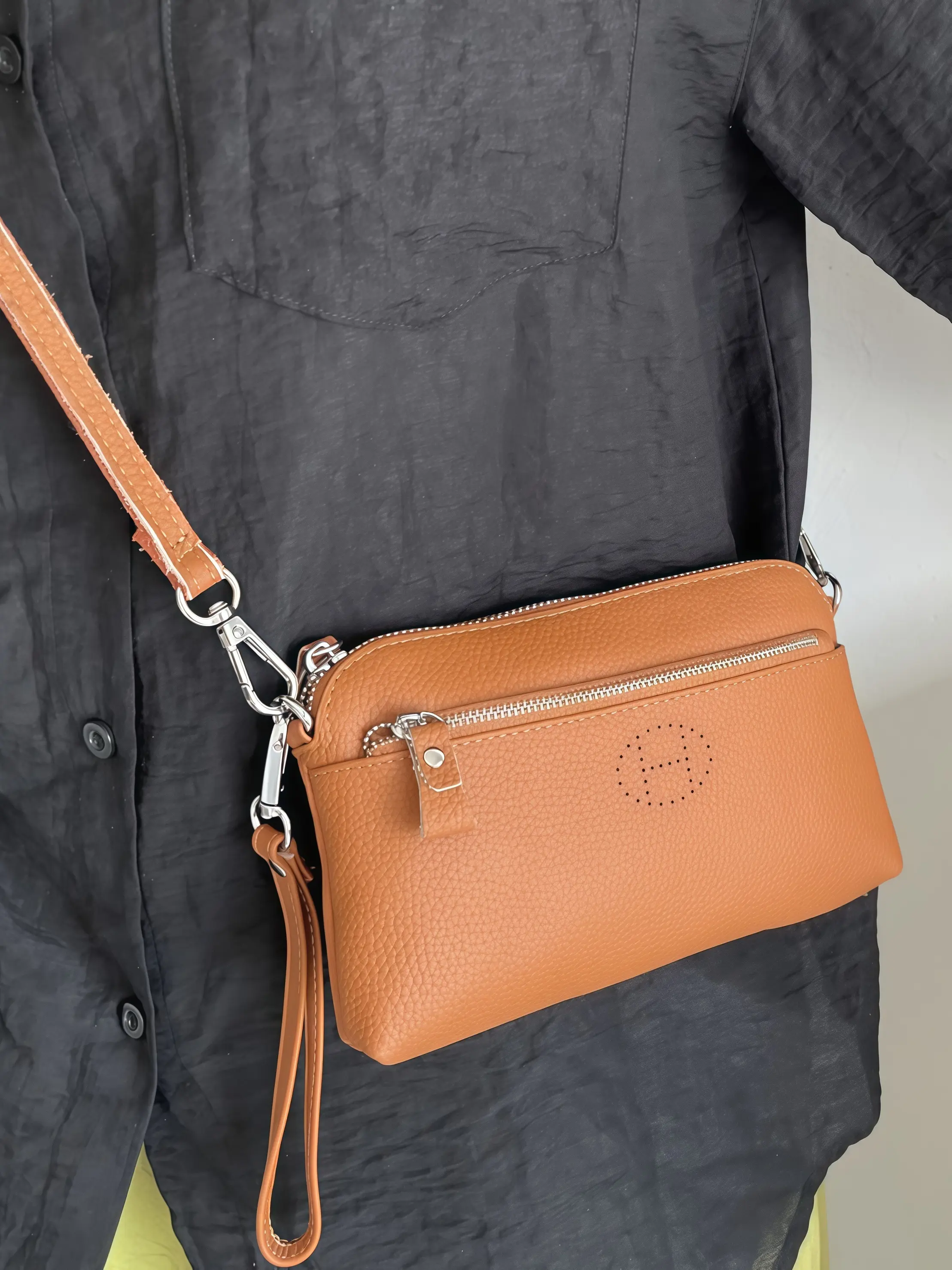 Women's Genuine Leather Crossbody Bag, Fashionable Daily Crossbody, Fashionable Handbag & Phone Wallet, Stylish Shoulder Clutch Purse, Crossbody Shoulder Purses, Cowhide Bag, Perfect Gift Idea