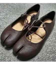 Women’s Tabi Ballet Flats Leather – Split Toe Mary Jane Shoes with Lace-Up Strap & Soft Sole Comfort