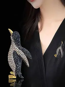 Cute Penguin Brooch Pin with Artificial Rhinestones, High-End Bird Animal Accessory, Versatile Decoration for Suits and Coats
