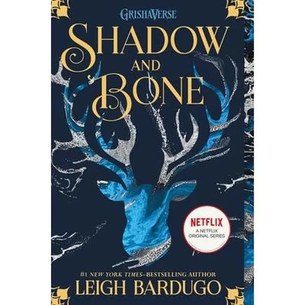 USED Book - Shadow and Bone by Bardugo, Leigh (Paperback) - english