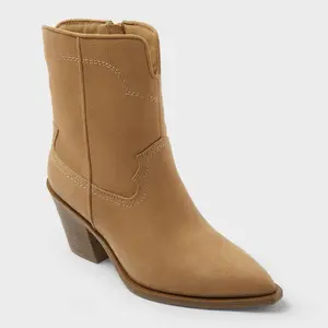 Women?s Dallas Wide Width Ankle Western Bootie with Memory Foam Insole ? Universal Thread Tan 6.5WW
