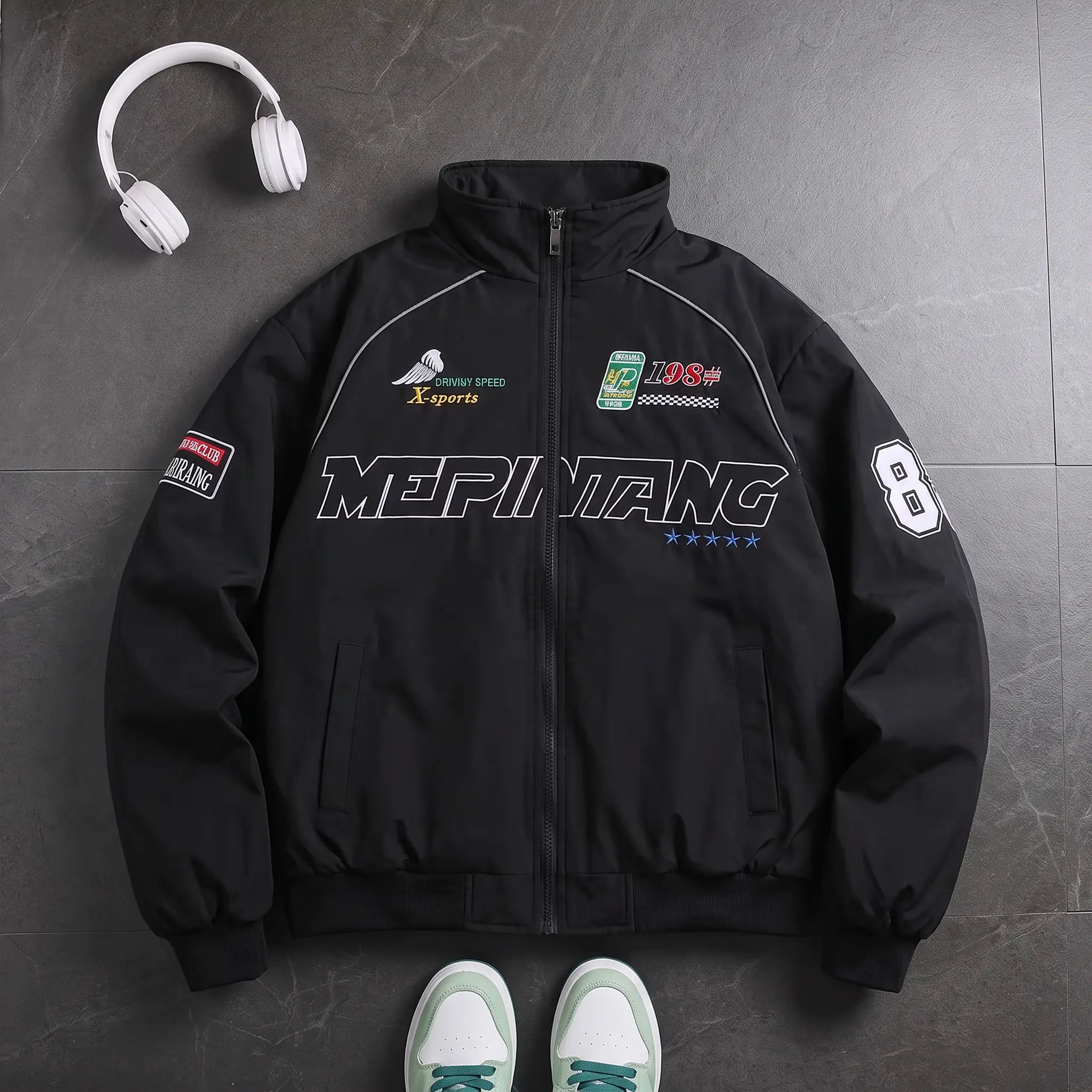 American racing embroidered stand-collar baseball jacket; men’s casual fashion outerwear; smooth, wrinkle-resistant fabric that isn’t stiff; retro men’s jacket suitable for campus wear, weekend outings, and light outdoor activities when it’s windy.