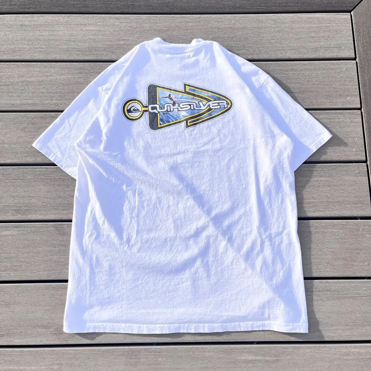 Retro Quiksilver Surf Tee - Vintage Ocean Wave Shirt for Surfers
