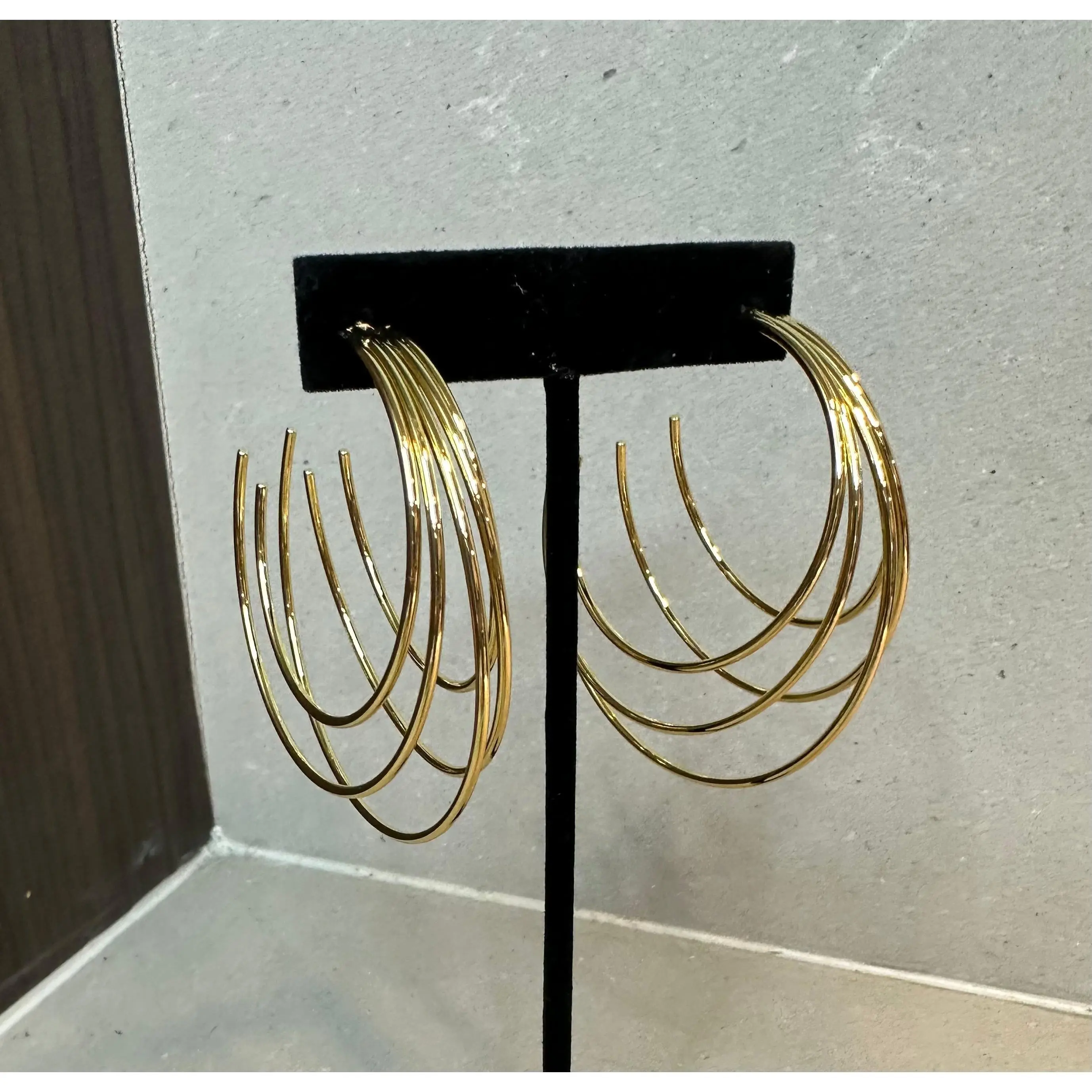 TRIPPLE LINES HOOP EARRINGS
