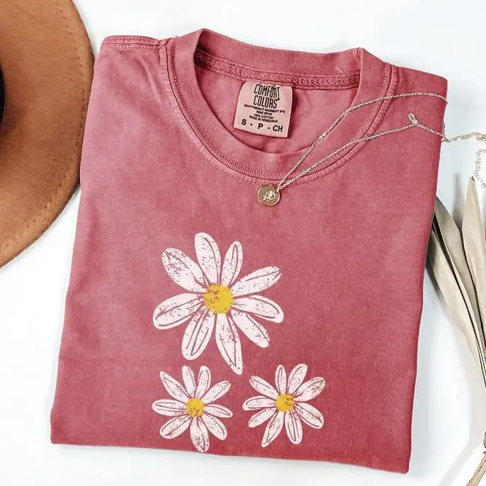 Comfort Colors Daisy TShirt, Boho Floral Graphic Tee, Retro Aesthetic Flower T-Shirt, Soft Washed Vintage T-Shirt, Valentines Gift Women Tee