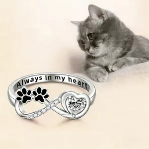 Cute Paw Print Ring for Women, Sparkly Crystal Cat & Dog Paw Heart Ring, Trendy Pet Lover Jewelry Gift for Animal Moms, Y2K Aesthetic Adjustable Finger Ring for Daily Wear & Special Occasions