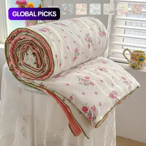 1pc of small floral print summer quilt,blanket， super soft and skin-friendly air-conditioned quilt, suitable for use in all seasons, bedrooms, and living rooms Air Conditioning Quilt Lightweight Bedding
