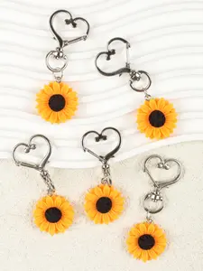 5pcs Chic Sunflower Heart-Shaped Keychain Set - Resin & Alloy, Yellow Daisy Pendant with Sliver Clasp - Ideal Gift for Women, Perfect for Bags & Car Keys Decor
