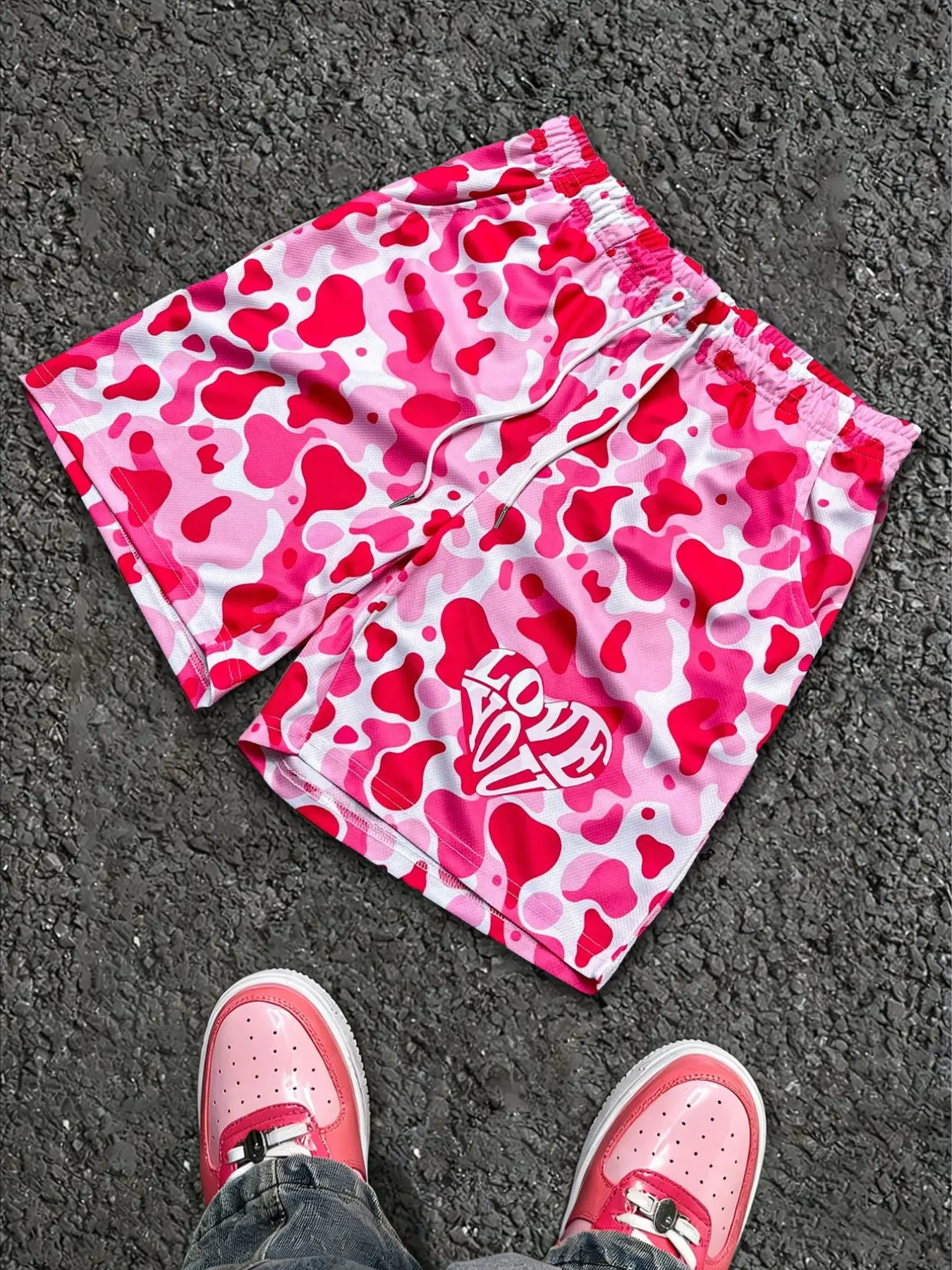 Pink camouflage mesh shorts, Breathable printed shorts, breathable street wear with love print, elastic waist and drawstring, quick drying, perfect for summer, basketball, casual outdoor, Y2K aesthetics, shorts for men and women