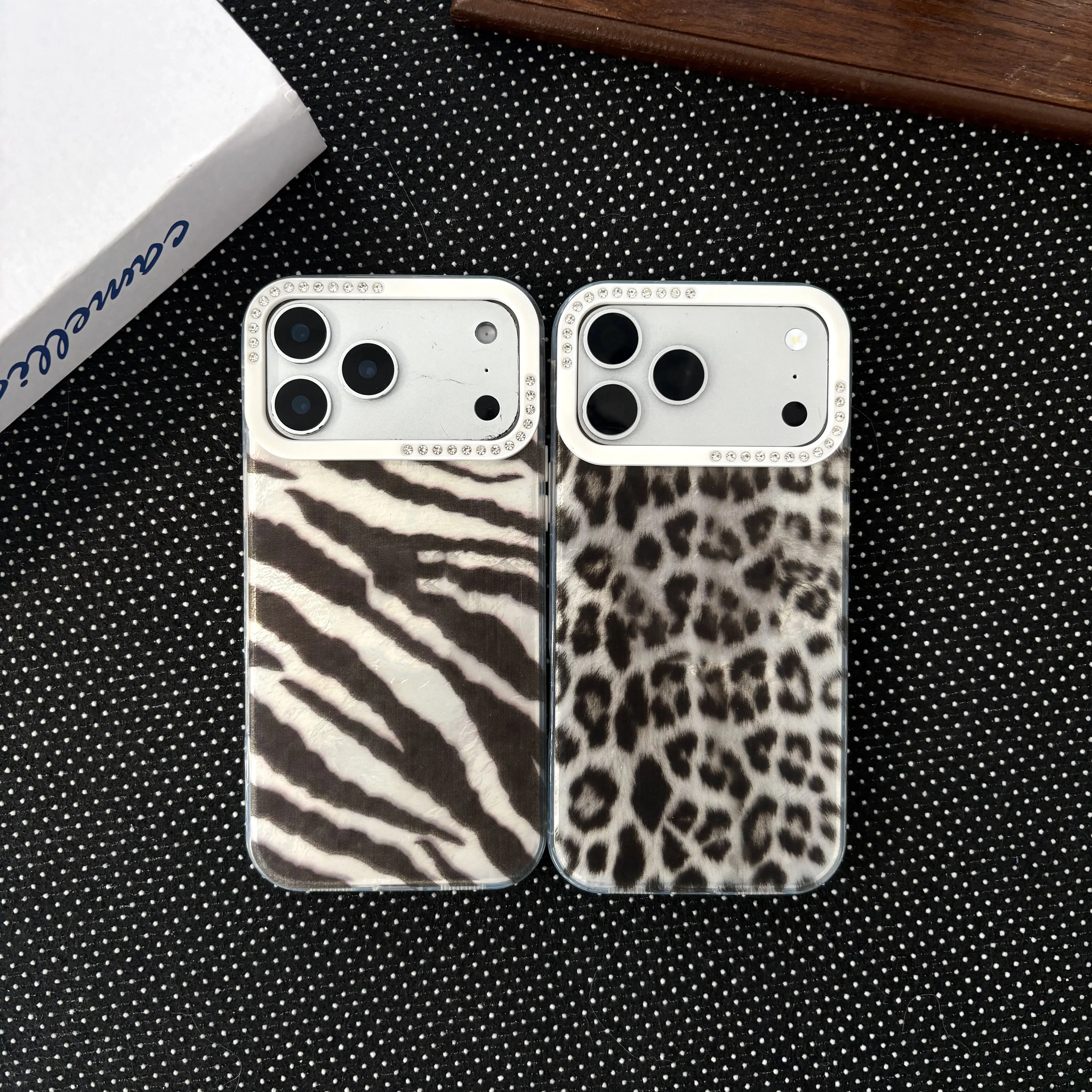 TPU Casing for iPhone 17/16 Pro Max/15 Pro Max - Nordic Textured Zebra & Leopard Print, 3D Rhinestone Edge, Protective Stylish Mobile Phone Accessory for Protection Needs