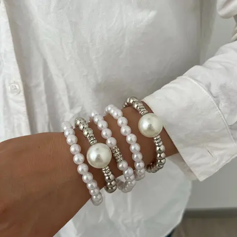 Elegant Casual Women's Faux Pearl Stretch Beaded Pretty Bracelet Set (5/7 Pcs), Silver Color Jewelry for Weddings and Parties, Beaded Bracelet Sets