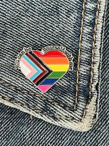 1Count LGBT heart-shaped diamond letter badge brooch, cute accessories, bag accessories, pin clothing accessories, versatile accessories, birthday gift, children's gift, best friend gift, friend gift, and no color fading