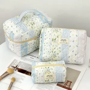 New 3-Piece Floral Makeup Bag Set, Large Capacity Travel Cosmetic Pouches, Simple Stitching Design, Perfect Gift for Friends and Mom, Handheld Cosmetic Pouch, Zipper Makeup Bag