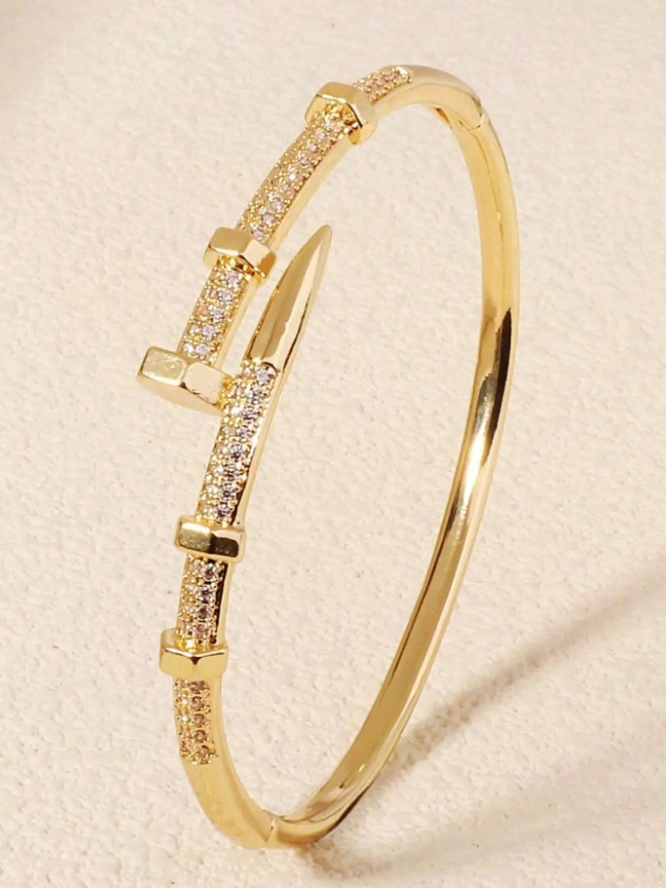 1pc Elegant Buckle Nail Bangle, Alloy Micro-Inlaid Zirconia Bracelet Design High-End Cuff Bracelet, Exquisite Bracelet, Suitable For Festival Gifts，Elegant Statement Wristwear, Versatile Daily Wear Accessories, Open Cuff Bangle