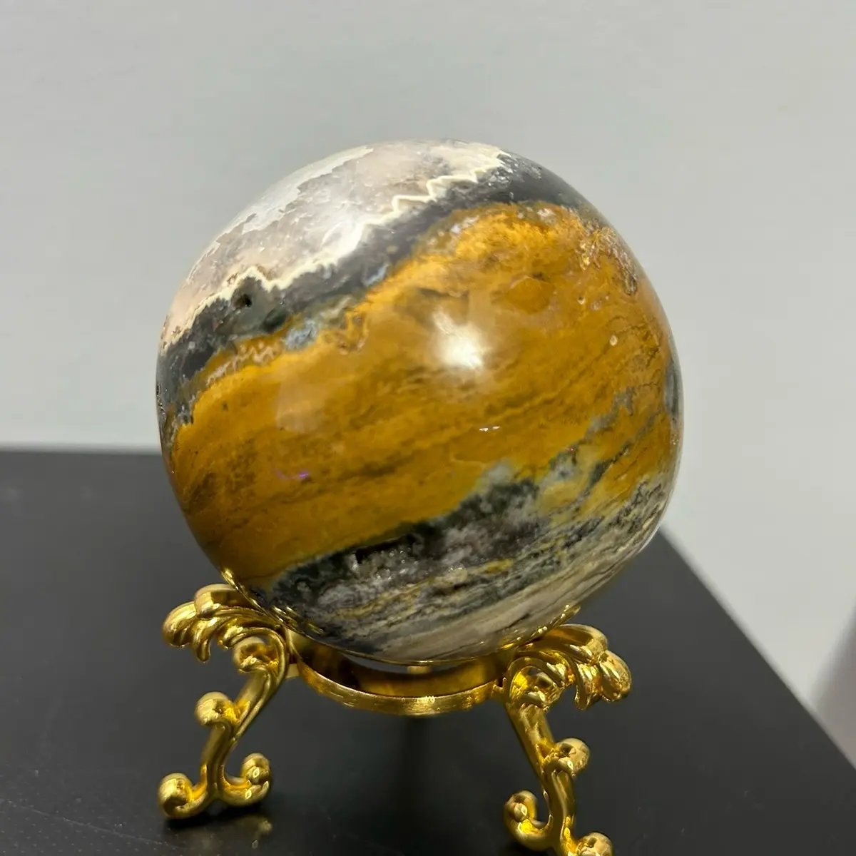 Brown agate natural crystal sphere , 602 g beauty