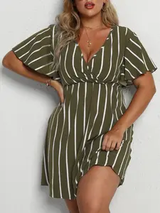 Plus Size All Over Print Wrap Butterfly Sleeve V Neck A Line Dress, Plus Casual Plain Short Sleeve Short Dress for Summer, Women's Plus Clothing for Daily Wear