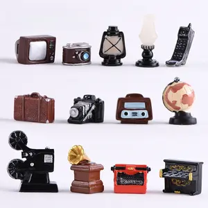 Nostalgic Retro Camera Gramophone Mini Resin Ornament Home Living Room Decoration Photo Prop Ornament Vintage Decor