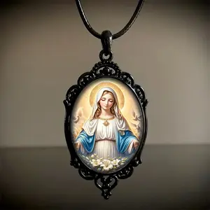 1Pc Elegant Holy Black Oval Frame Virgin Mary Pattern Pendant Necklace Time Glass Gem Blessing Lucky Decoration Accessories Party Festival Birthday Gift for Loved Ones Anniversary Gift