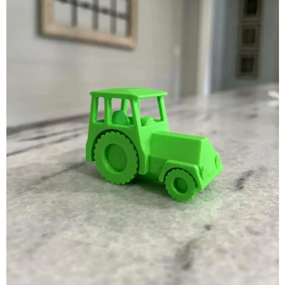 Tractor with Rotating Wheels - 3D Printed
