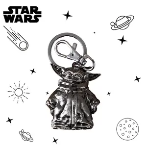 1PC Star Wars Officially Licensed Keychain  Metal Key Ring The Mandalorian Yoda Baby Grogu Cute Cartoon Exquisite Trend Backpacks Decorations Costume Accessories Pendant Desk Creative Decorations Birthday Christmas Anniversary Valentine Day Gift