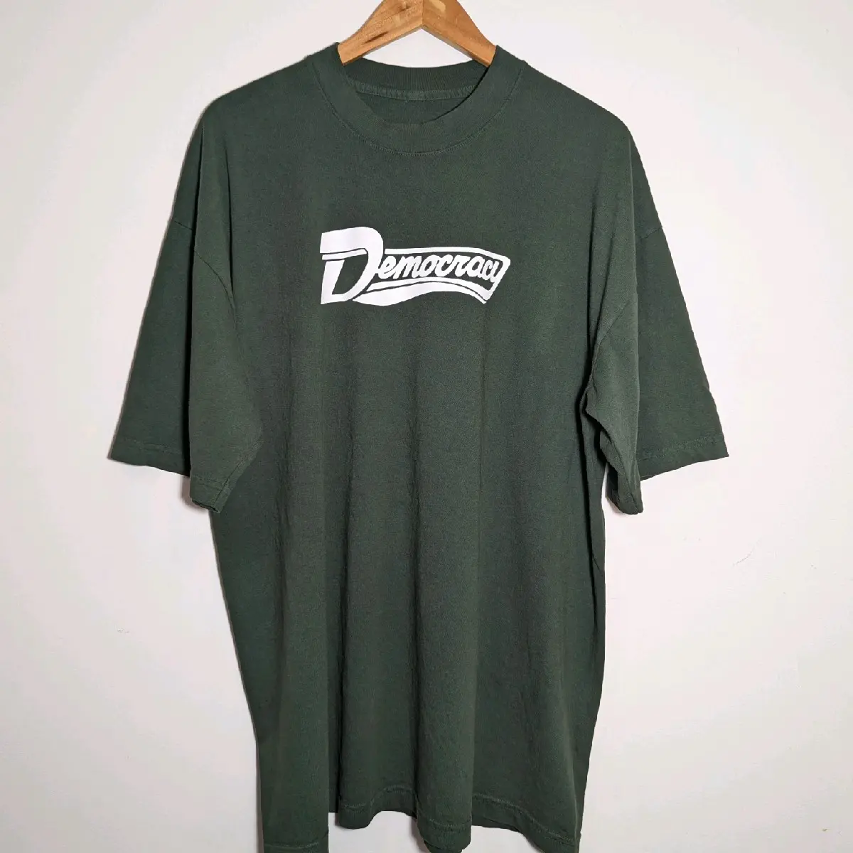 Democracy T-shirt 100% organic cotton