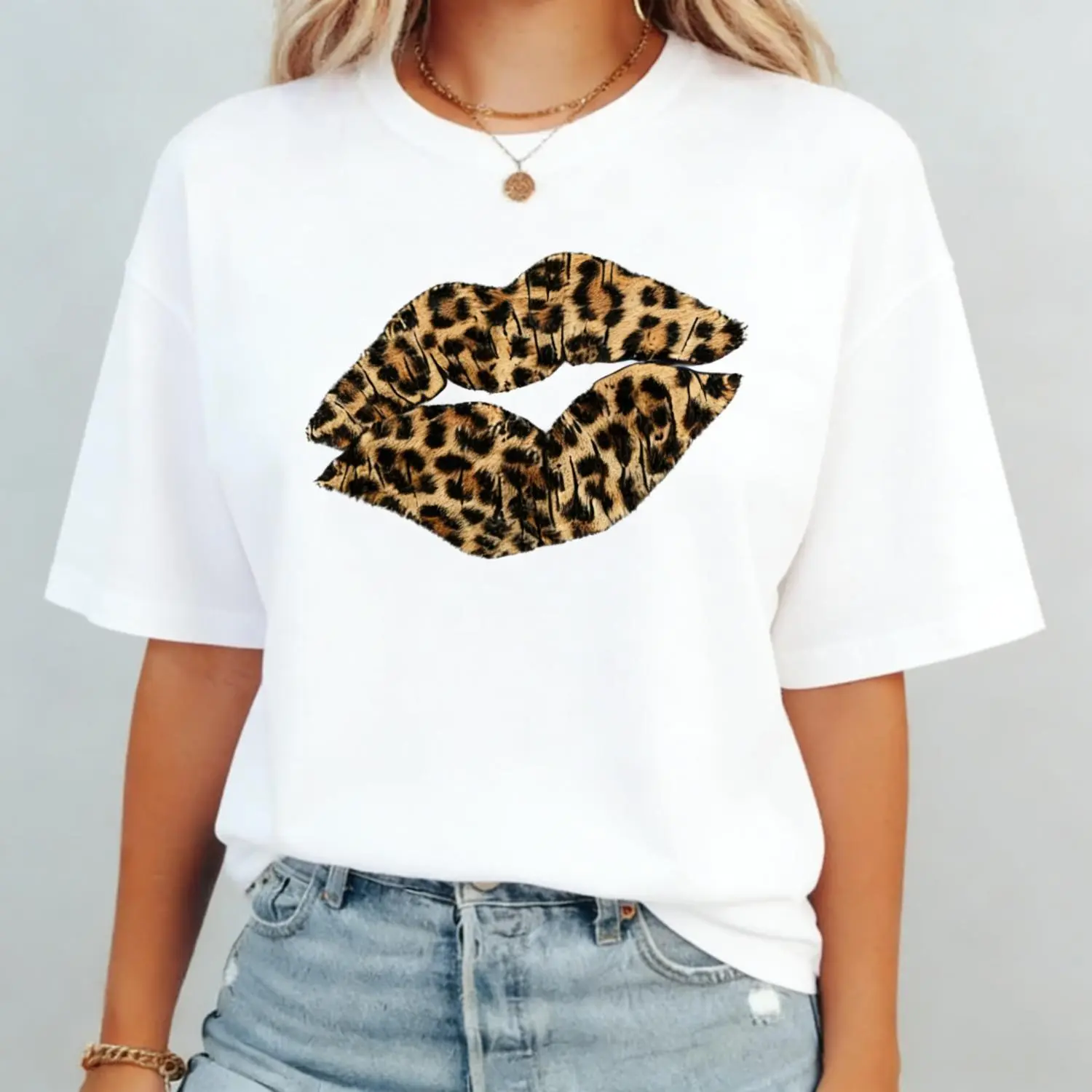 Women's Cotton Short-Sleeve Graphic T-Shirt, Leopard Print Lips Design, Casual Summer Top for Trendy Streetwear and Date Night, Shortsleeve, Tshirt