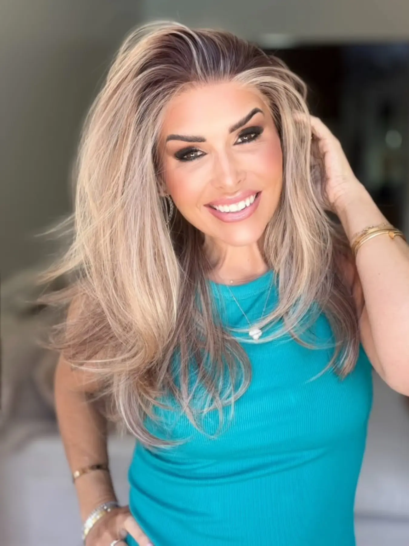 MACA BAKA Hana Latte Brown Layered Ombre Highlight Synthetic Lace Front Wig with Scandinavian Hairline 18 Inches Medium Length Low Density Natural Wavy Sunkissed Brown HD 13x4 Lace Front Wigs for Women, Layered Haircut Wig, Ombre Colored Wig