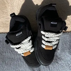 Fashionable and minimalist design, small black shoes, small hanging decorations, trendy shoes, large-sized board shoes, casual shoes, men's shoes, comfortable and non slip, height increasing sports shoes, large-sized men's shoes, size 50