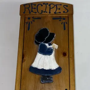GOOD Hand Made Wood Amish Girl  Country Theme Wooden Recipe Box