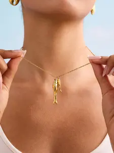 Ladies Necklace Double Fish Pendant Stainless Steel 18k Gold Plated Anti Allergy Vacation Style Fashionable And Healing Style Simple Jewelry Fashion Pendants