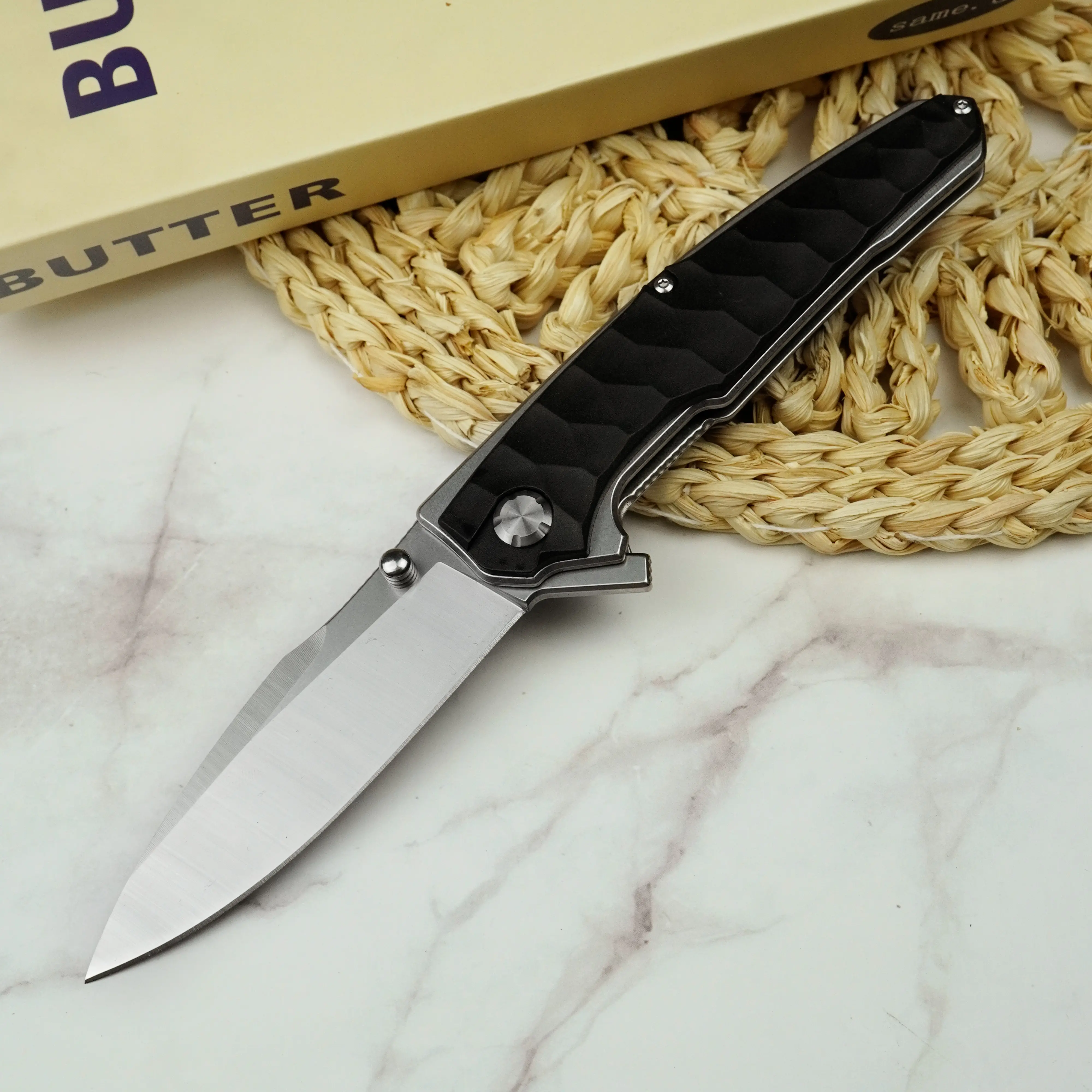 Black Diamond Texture Handle Folding Utility Knife, Stainless Steel EDC Foldable Cutting Tool with Pocket Clip, Portable Knife for Outdoor Camping, Hiking & Daily Carry