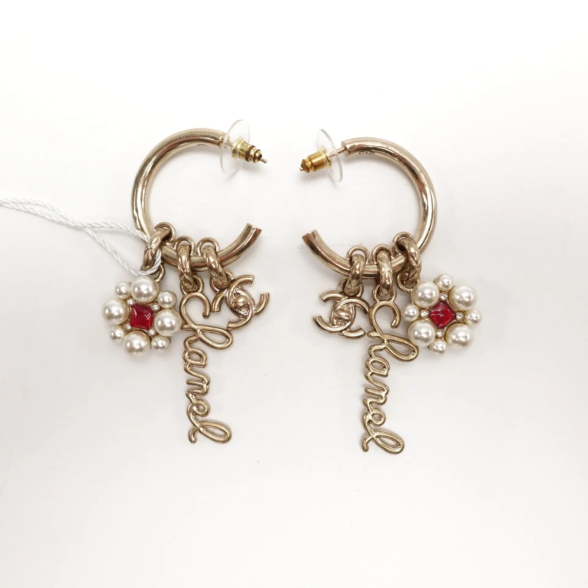 Pre-owned CHANEL Gold Tone Charm Hoop Earrings T10434687