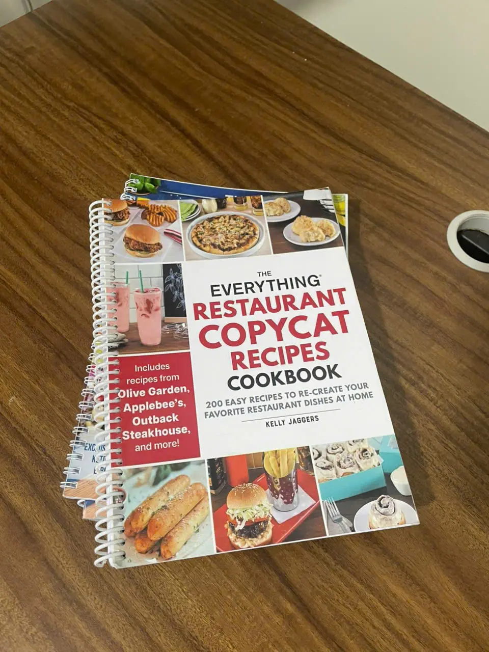 The Everything Restaurant Copycat Cookbook – 200 Popular Restaurant-Style Recipes for Everyday Home Cooking
