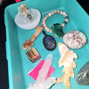 Mystery Gem Jewelery and Stone Box - Assorted Jewelry Crystals & Stones for Adults - Unique Crystal Meditation Decorations & Stone Collections-high vibe Crystal