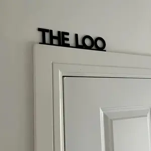 Contemporary Metal “THE LOO” Lavatory Door Plaque - Metal Sign, Multifunctional Wall Artwork, Perfect Household Decoration Present.