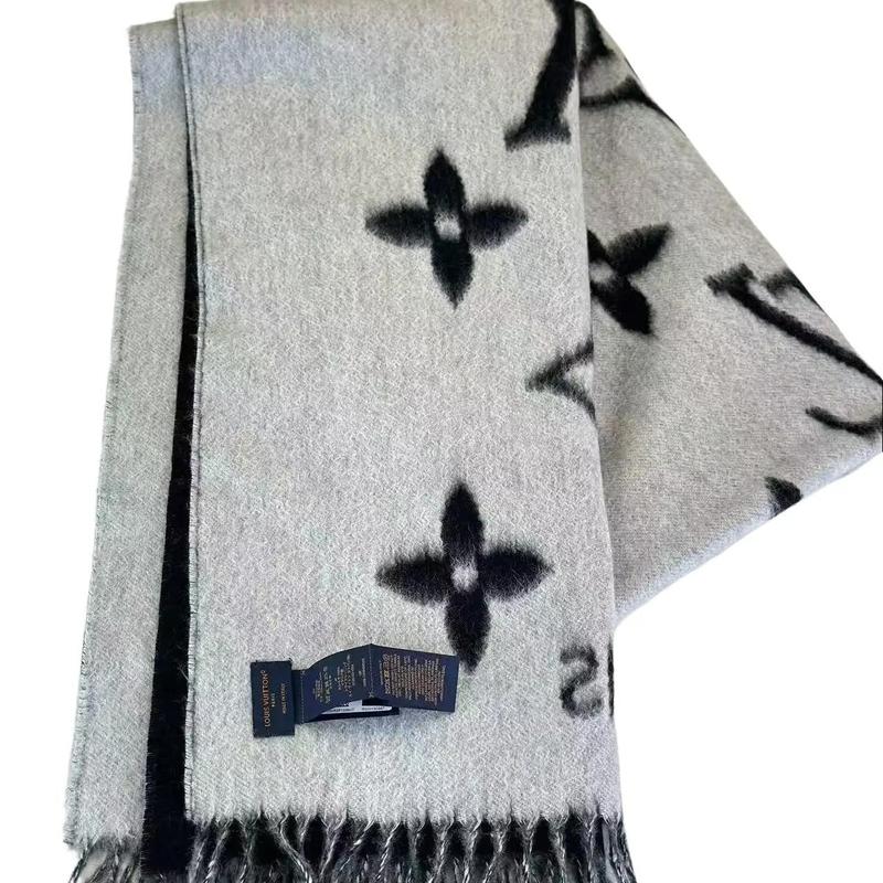 Pre-owned Louis Vuitton Cashmere Small Leather Goods Reykjavik Scarf Navy Blue with LV Logo & Fringes Accessory