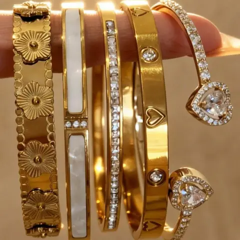 Women's Stainless Steel Waterproof Romantic Bracelet Sets Combination Set, Heart Design Jewelry Gift, Durable & Stylish Accessory, Trendy Jewellery, Fashionable Bracelet, Heart Bracelets