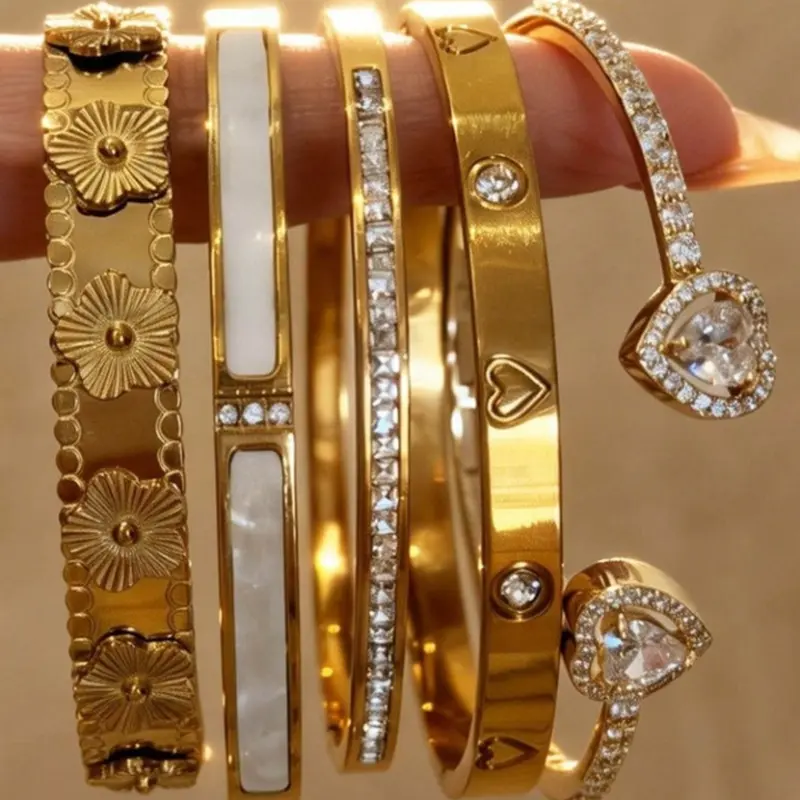 Women's Stainless Steel Waterproof Romantic Bracelet Sets Combination Set, Heart Design Jewelry Gift, Durable & Stylish Accessory, Trendy Jewellery, Fashionable Bracelet, Heart Bracelets