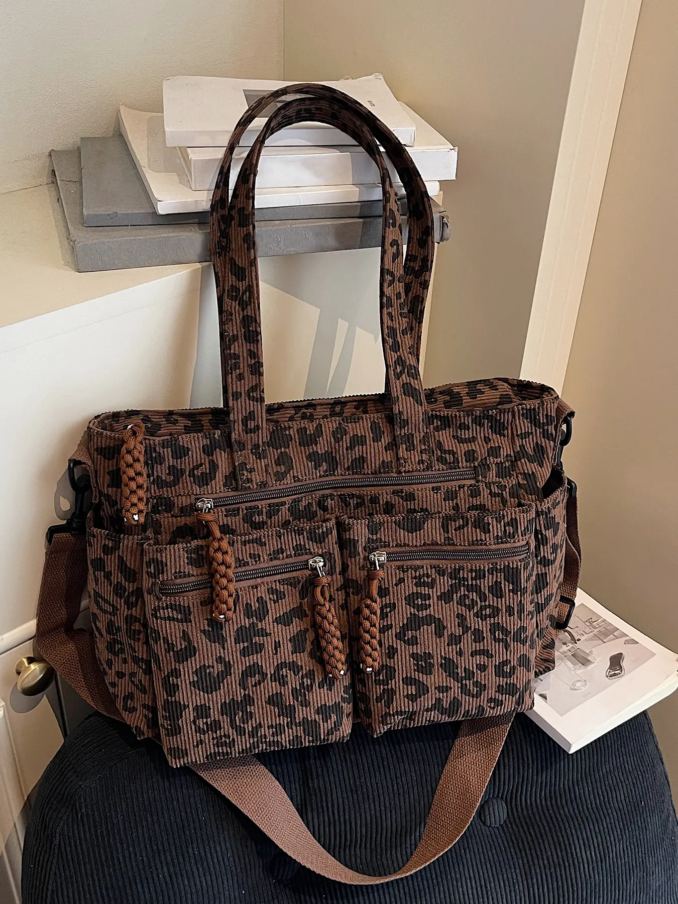 Simple casual versatile, stylish retro texture, niche design double zipper woven Leopard-print shoulder bag, Hobo crossbody bags, suitable for daily travel, shopping, Crossbody Tote Bag, Casual Commuter Bag, Casual Everyday Hobo, Fashionable Patterned Bag