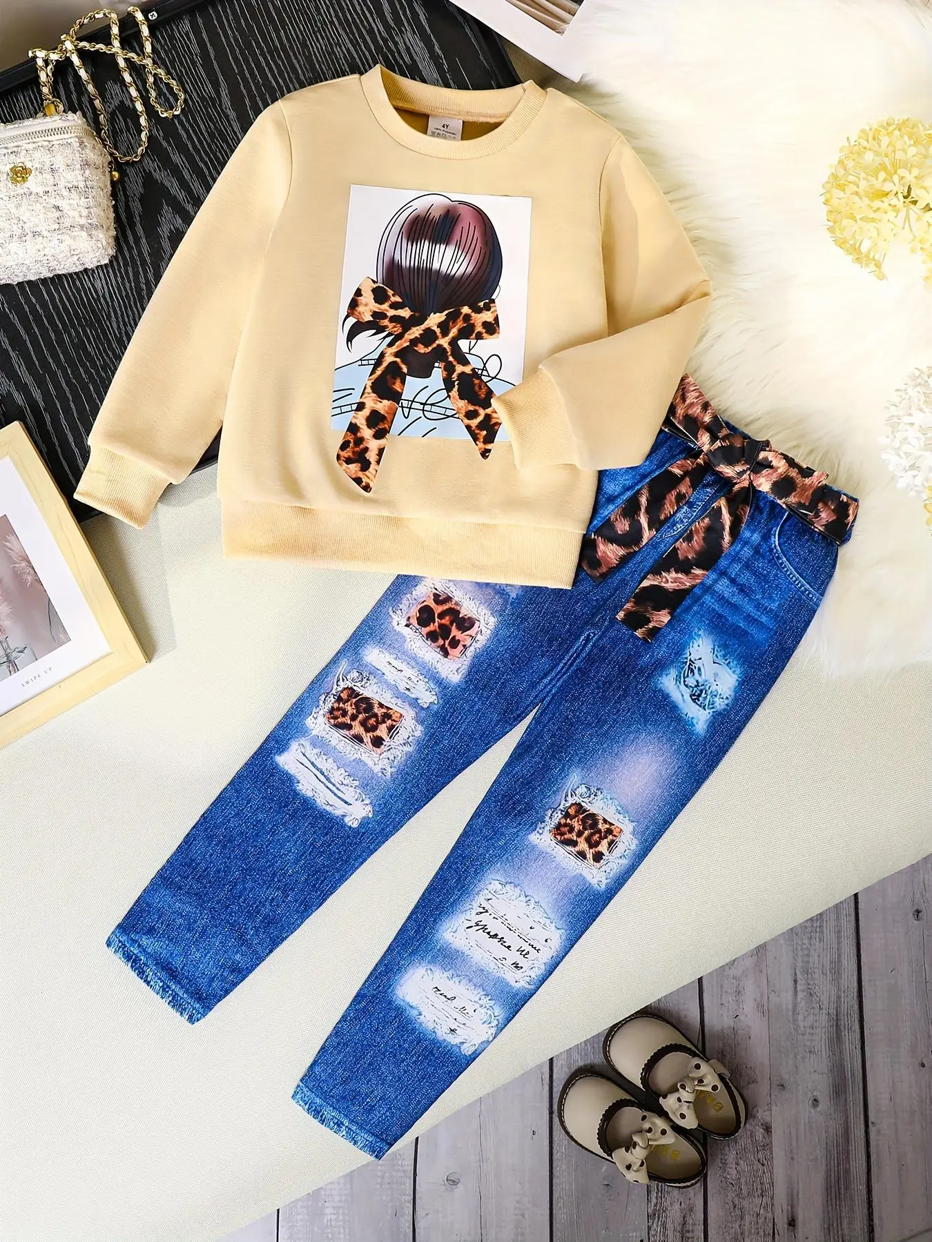 Two-Piece Set Girl's Leopard Print Sweatshirt & Pocket Belted Denim Pants Set, Casual Round Neck Long Sleeve Pullover & Jeans for Fall & Winter, Kids