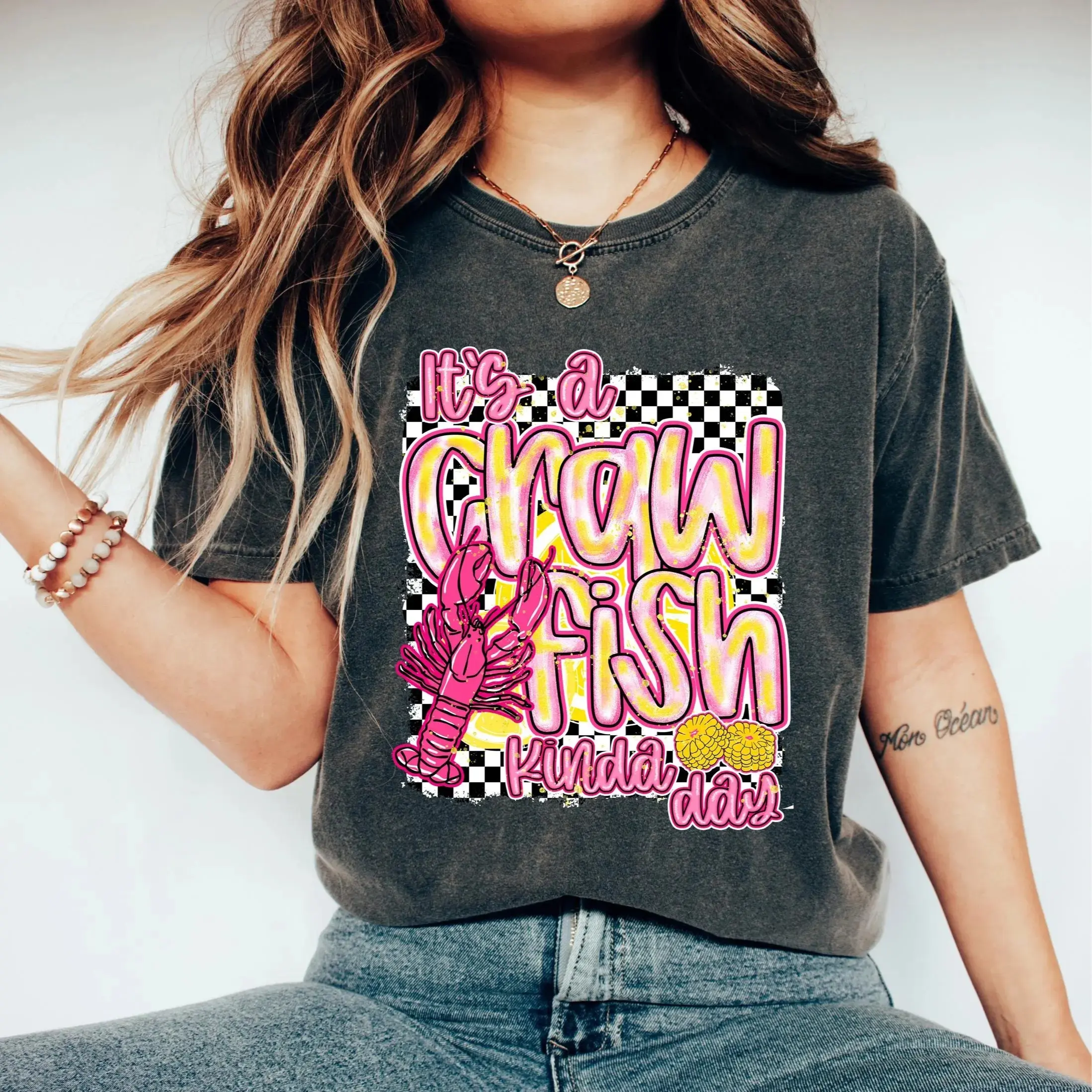 Women's Funny Crawfish Day Graphic Crew Neck T-Shirt - Unisex Short-Sleeve, Casual, Minimalist, Oversized, Retro Summer Top