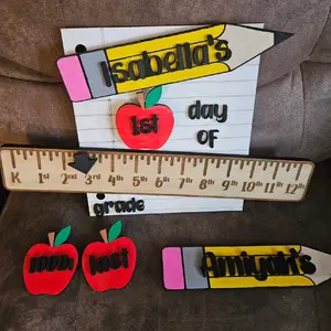 Personalized interchangeable first day of school sign, custom back to school prop for big families, magnetic sign for 100th day of school
