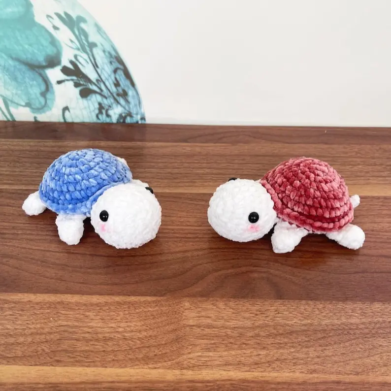 Cute Crochet Turtle keychain, Handmade Crochet Turtle, Turtle Lover Plushie, Birthday Gift, Table/ Desk Decor