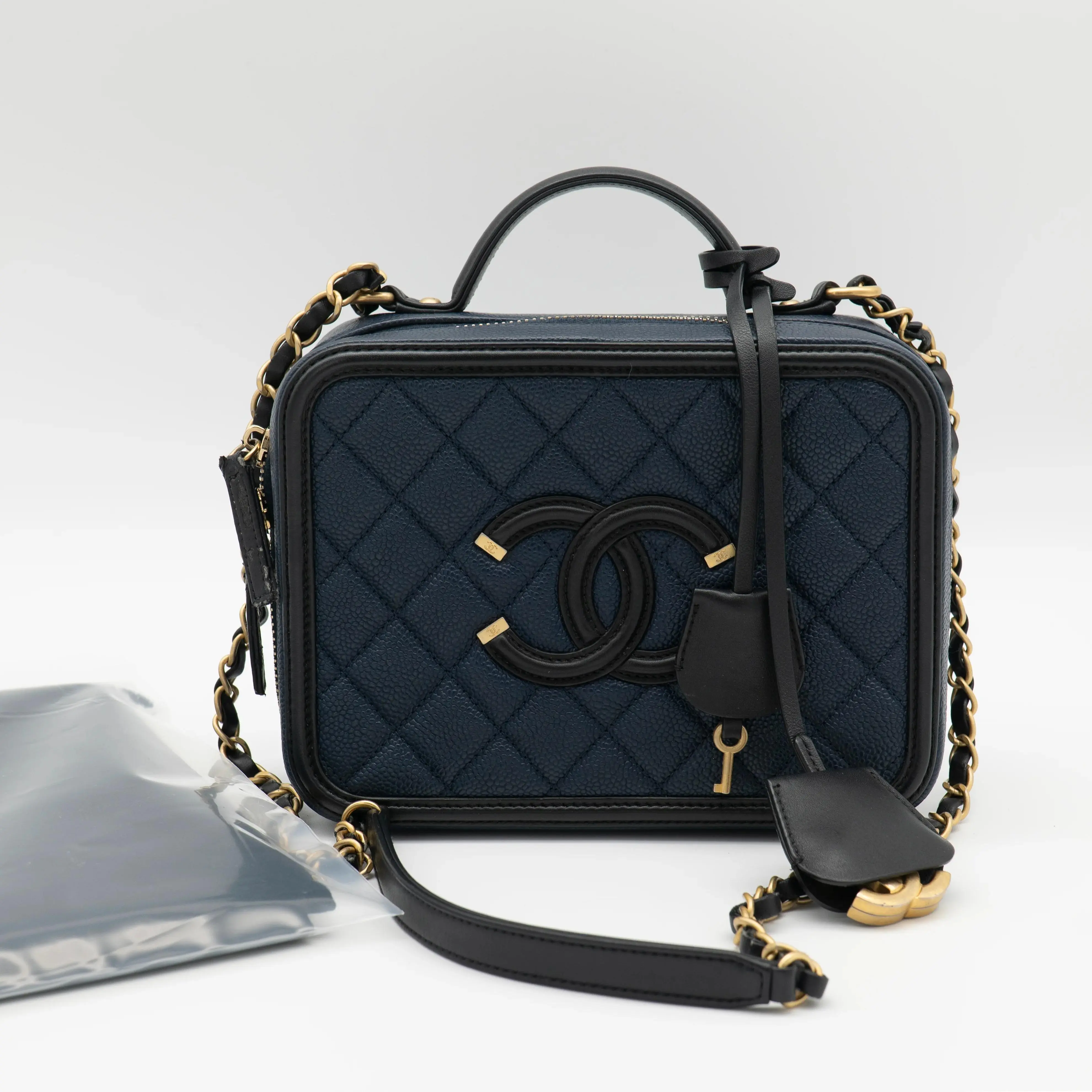 Pre-owned CHANEL Leather Crossbody Bags Medium Filigree Vanity Case Navy/Black A93343