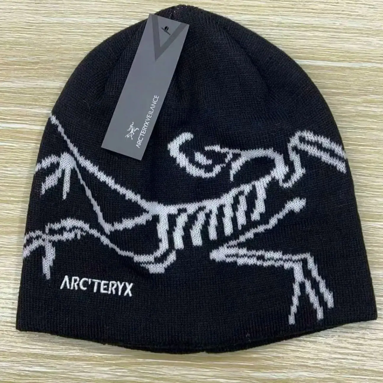 Arc’teryx Bird Head Toque Beanie - Warm Knit Winter Hat for Men & Women, Soft Outdoor Ski Cap, Everyday Streetwear Style, Multiple Colors