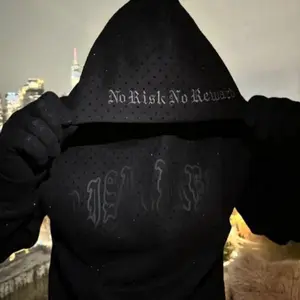 2025EuropeanandAmericanmen'sclothingprintingdarkdiamondblackseriesyouthleisuretrendlong-sleevedhoodedsweater