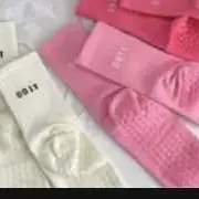 3 Pairs of Simple Solid Color Yoga Socks, Athletic Socks, Fashionable, Comfortable, Breathable, Non-Slip, Letter Printed Casual Socks Suitable for Women's Daily Sports and Fitness Wear