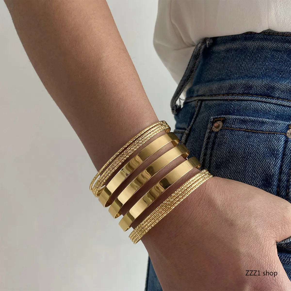 Women's Gold-Tone Cuff Bracelet Stack - Chunky Hammered, Wire Mesh Bangles, Wide Adjustable Open Boho Unisex Sports Wristbands for Stackable Style, Sports & Outdoor Accessories, Exquisite Bangle, All Seasons